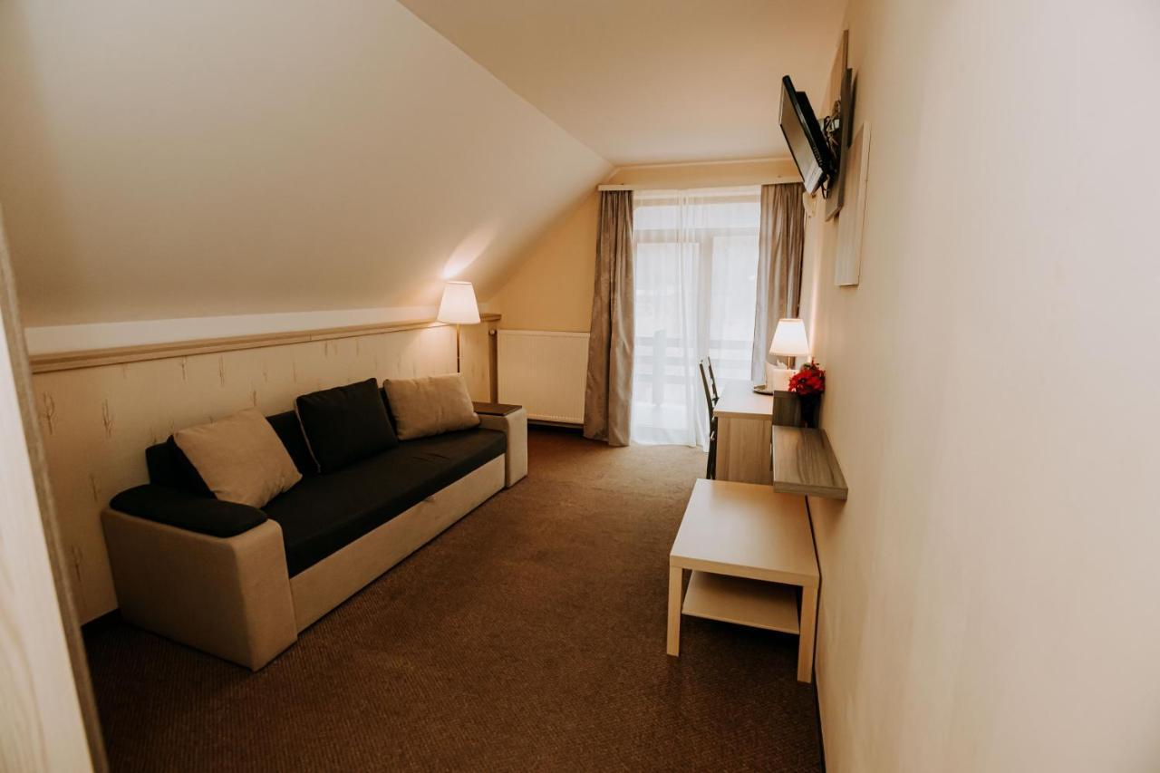 מונסה Guest House Lacul Linistit מראה חיצוני תמונה