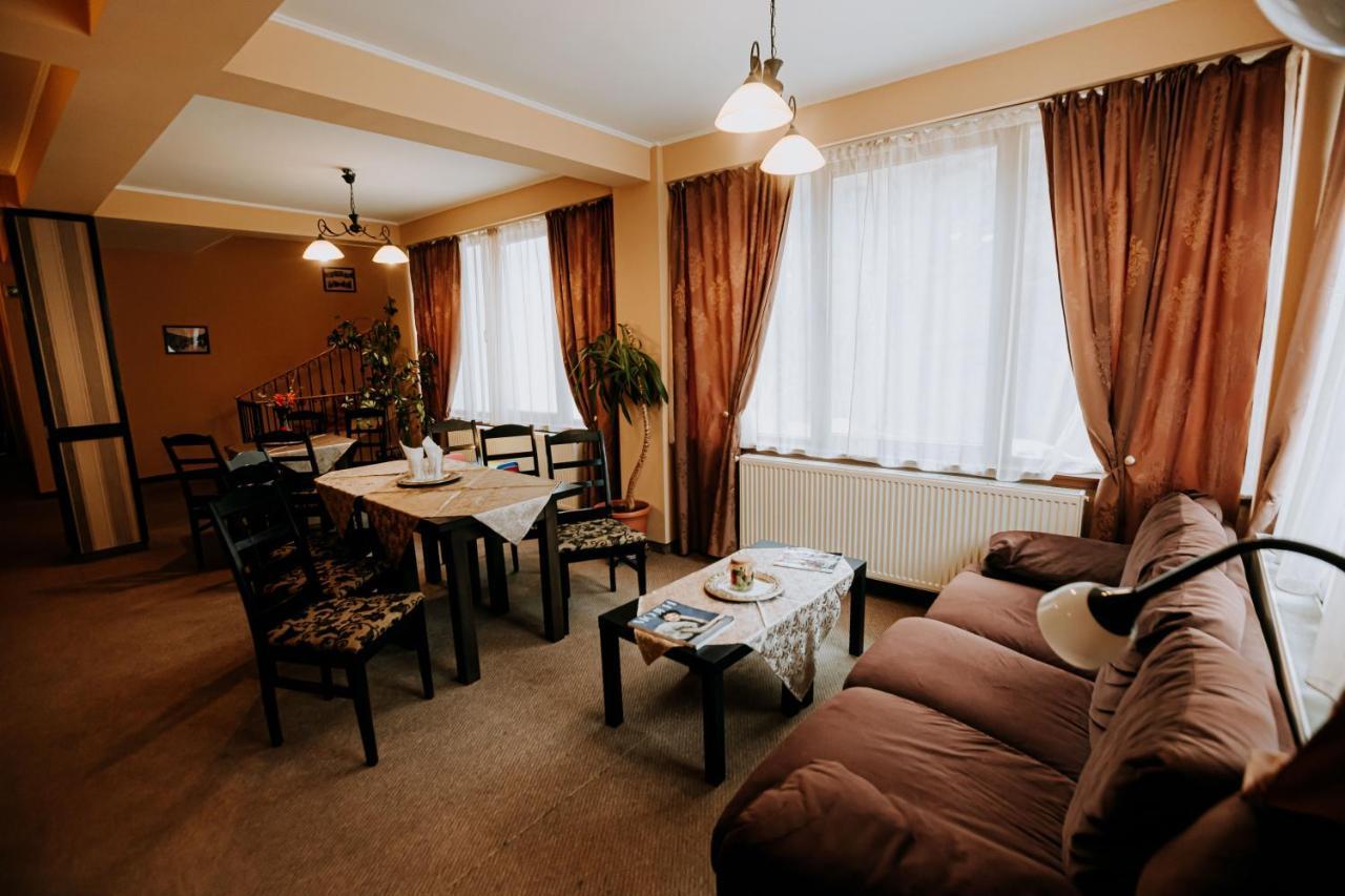מונסה Guest House Lacul Linistit מראה חיצוני תמונה