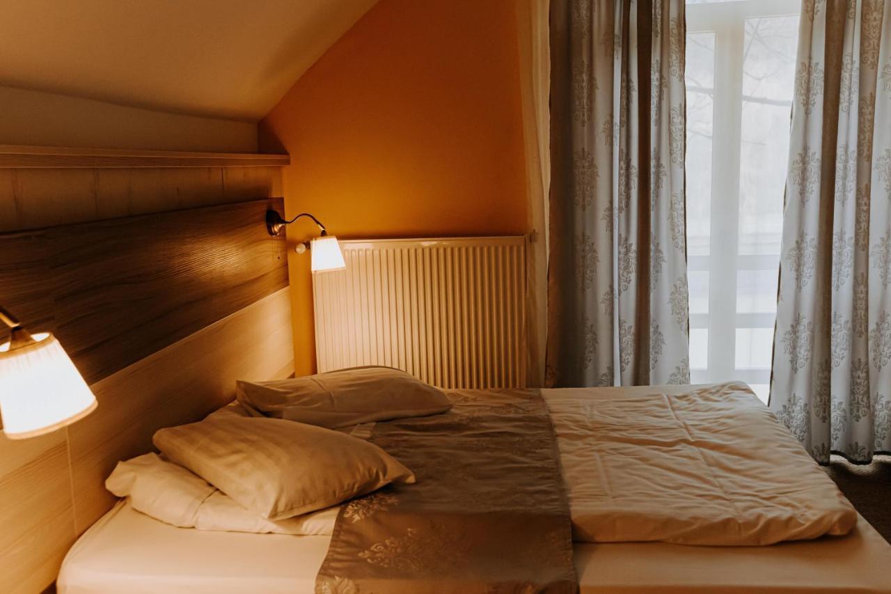 מונסה Guest House Lacul Linistit מראה חיצוני תמונה
