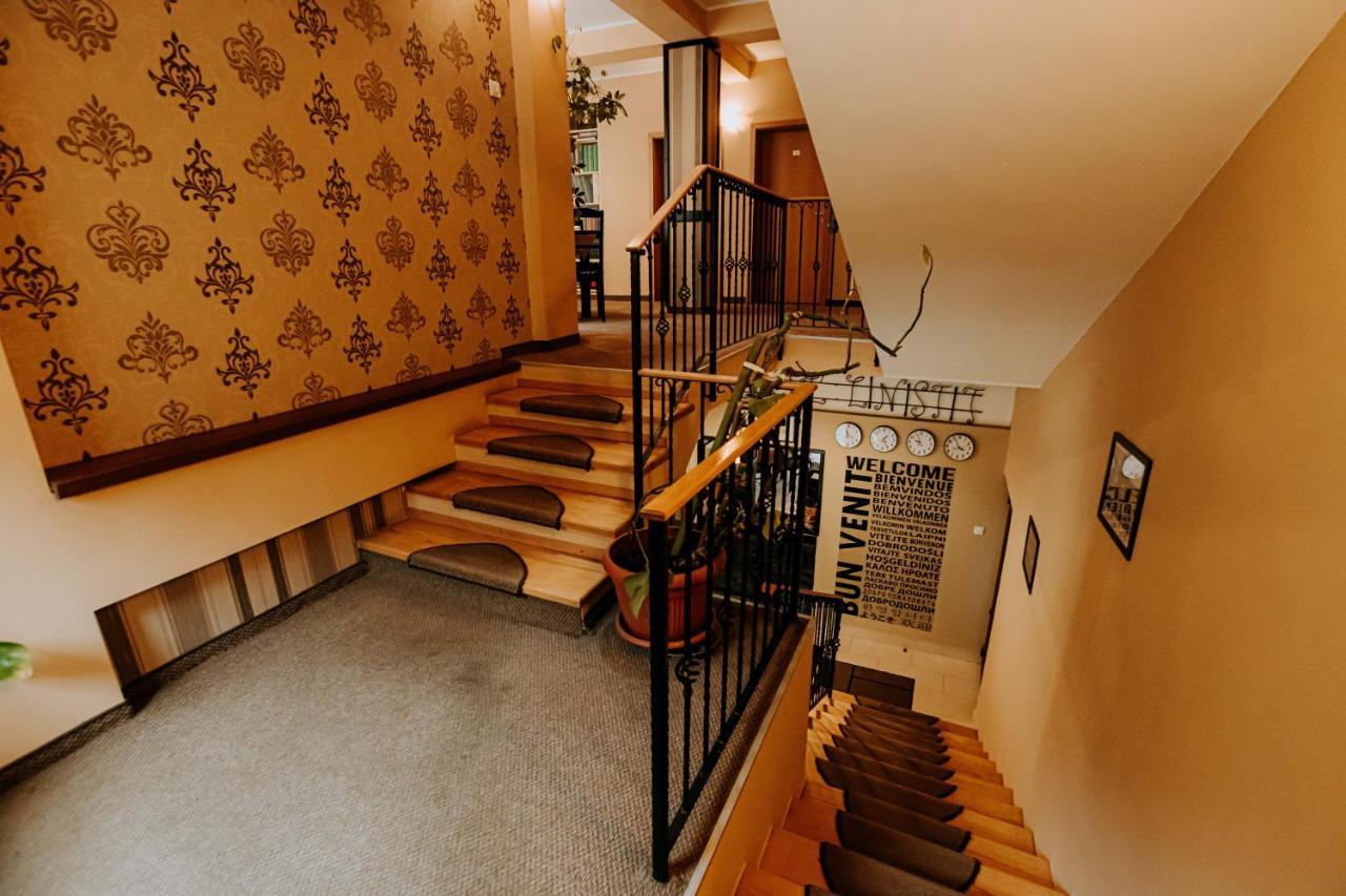 מונסה Guest House Lacul Linistit מראה חיצוני תמונה