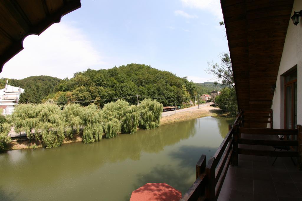 מונסה Guest House Lacul Linistit חדר תמונה