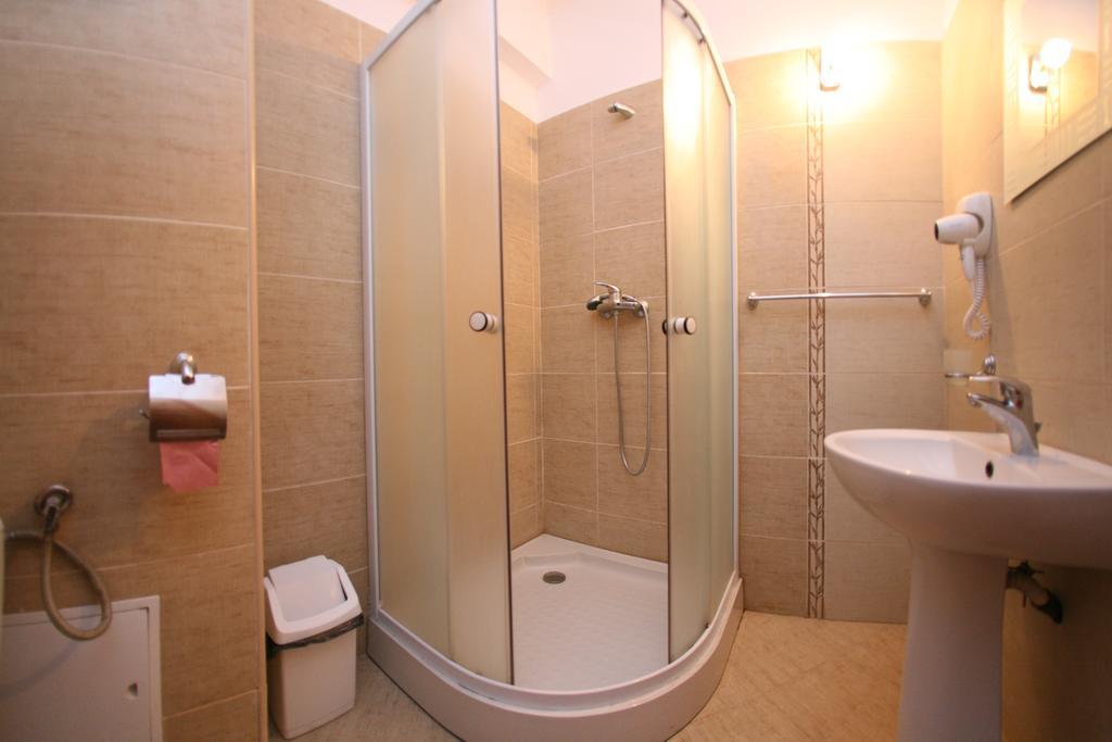 מונסה Guest House Lacul Linistit חדר תמונה